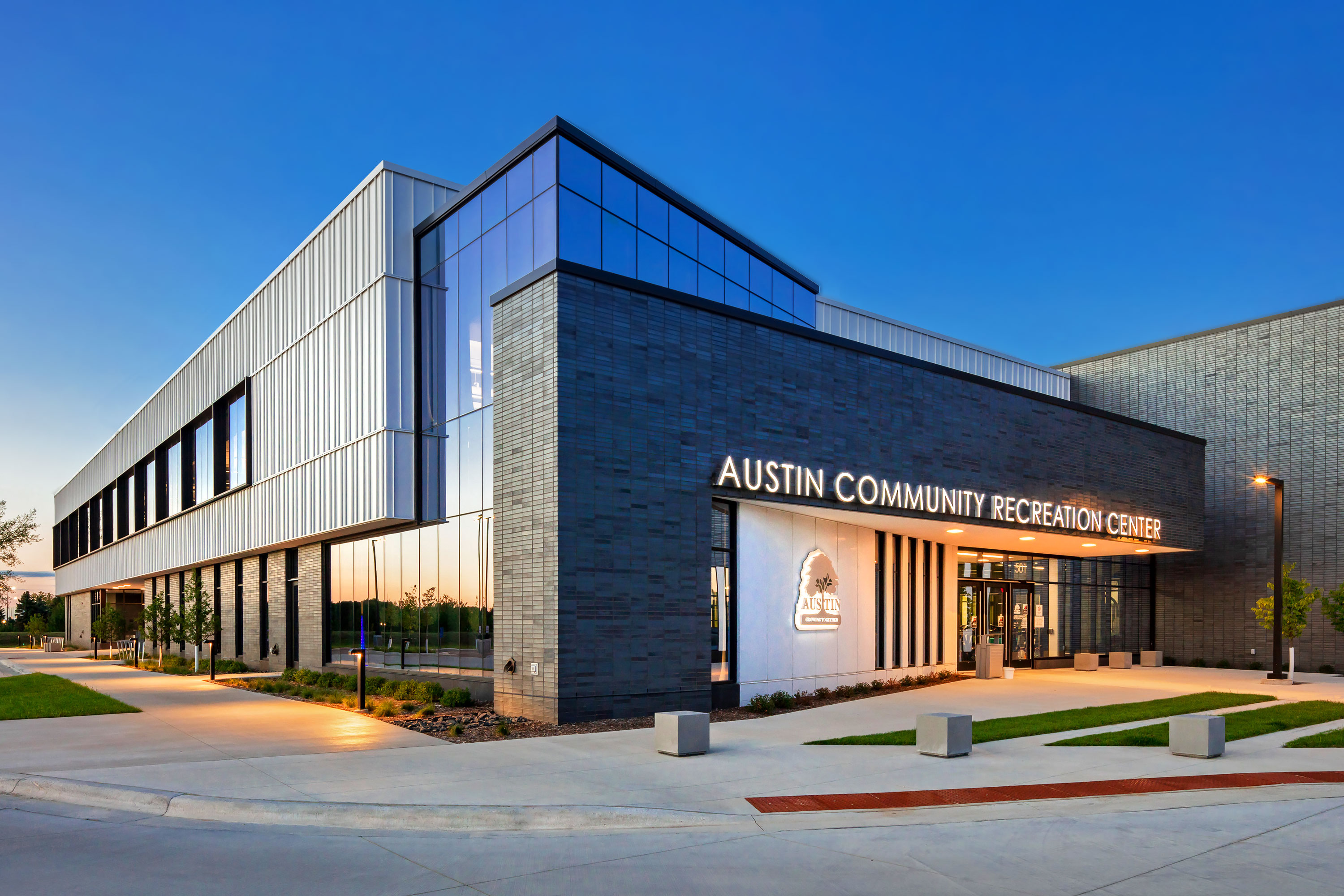 Austin Community Rec Center - Austin, Minnesota. Architecture Photography by Alan Blakely. 