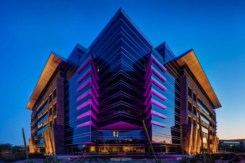 Kierland Building - Scottsdale, Arizona. Architecture Photography by Alan Blakely. 