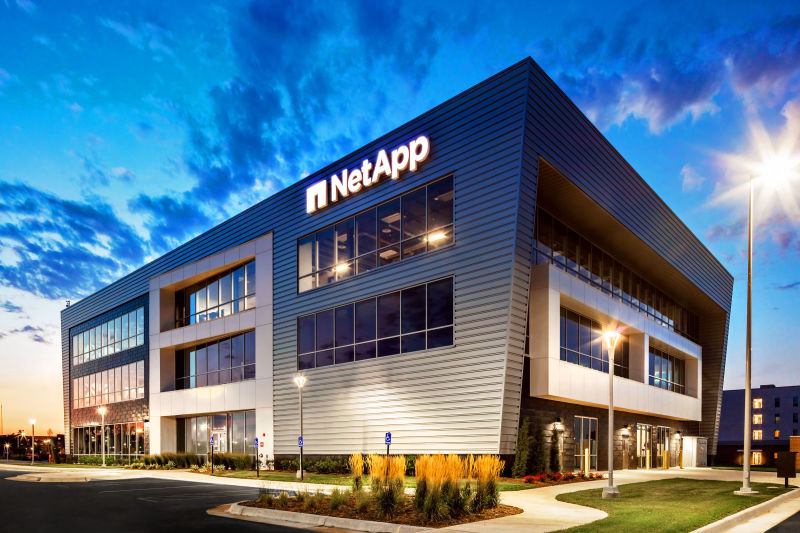 NetApp Building - Wichita, Kansas. Architecture Photography by Alan Blakely. 